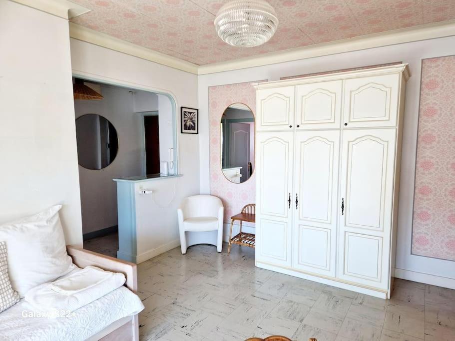Cozy Studio, Sea View, Old Town, Near Beaches อองทีบส์ ภายนอก รูปภาพ