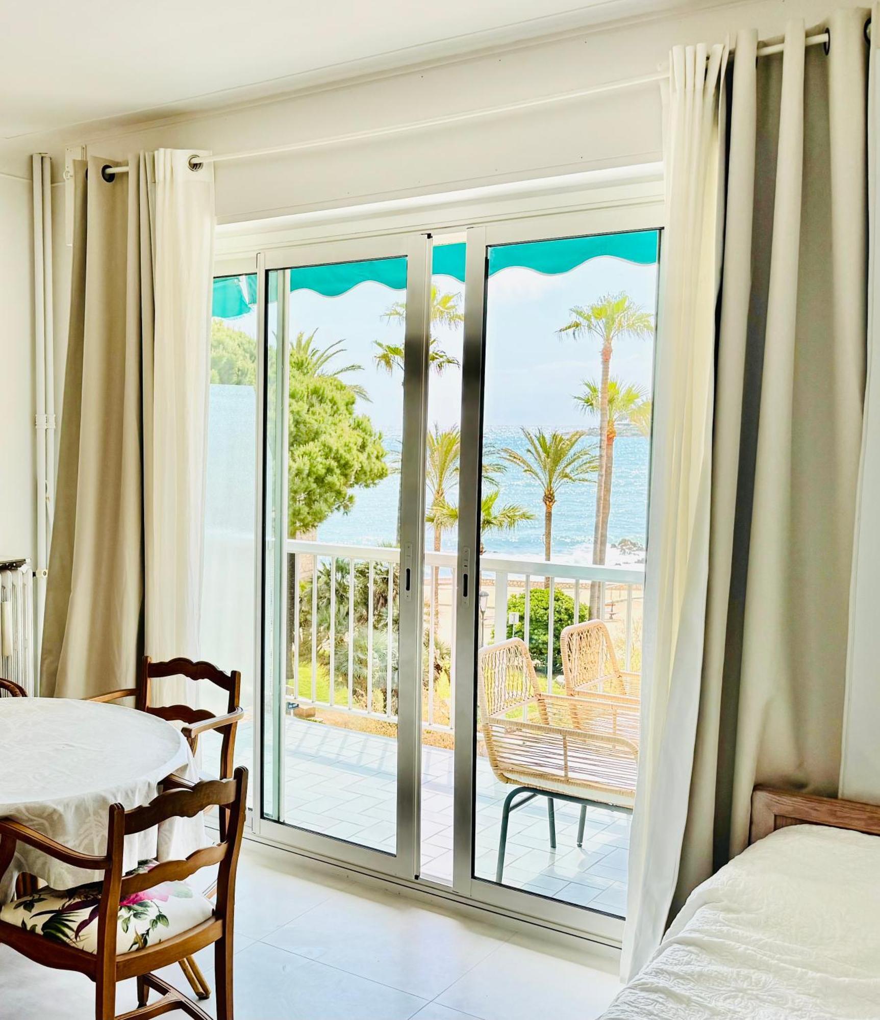 Cozy Studio, Sea View, Old Town, Near Beaches อองทีบส์ ภายนอก รูปภาพ